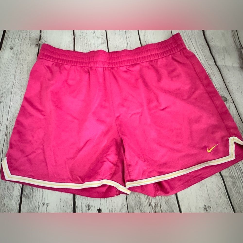 Nike - shorts - womens - pink